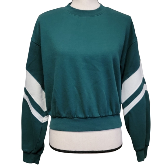 Divided Green Sweatshirt Womens Sz S Crop Crew Fleece Pullover Sweater Shirt Top - Picture 1 of 7